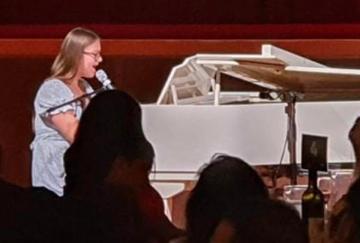 Stefanie Mitchell received the Award Best Performer 2021
