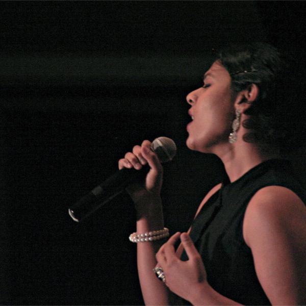 AM4U offers solo singing tuition for beginners and advanced performers - also online. Solo Singing Lessons Image